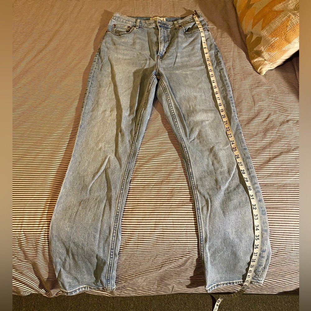 Abercrombie & Fitch The 90s Slim Straight Ultra High Rise Light Wash Jeans 29/8
